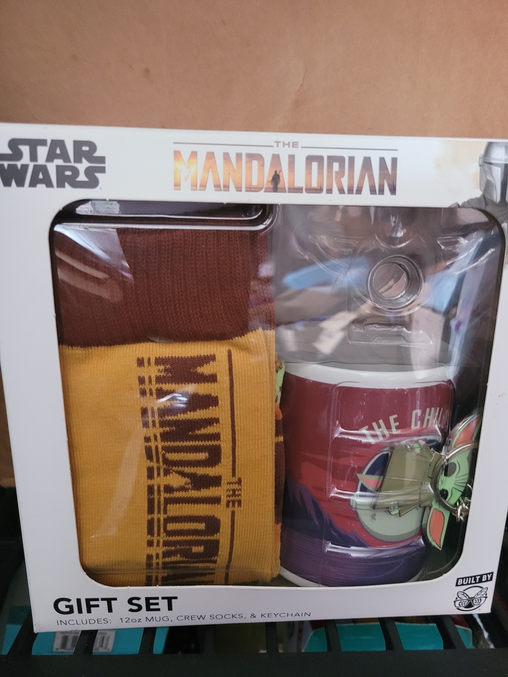 Star Wars Mandalorian Brown & Yellow Crew Socks Gift Set with Mug